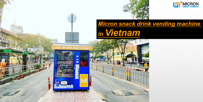 Distributeur automatique de vente chaud de boissons de casse-croûte d'écran tactile de 22 pouces avec le système de refroidissement dans l'aéroport de la Malaisie