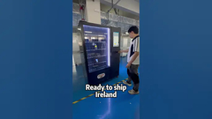 Un distributeur automatique avec un casier sur le côté, ajoutant un casier pour augmenter la possibilité de vendre un produit plus grand.