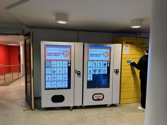 Machines à vendre de cosmétiques avec écran tactile complet Produits réglables Slots pour les rouges à lèvres Produits de maquillage de cils