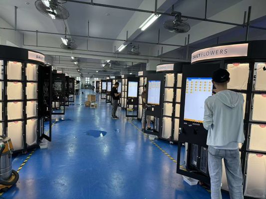 Vendeuse de casiers confortable pour les centres commerciaux cadre métallique en tôle durable capacité 420 kg