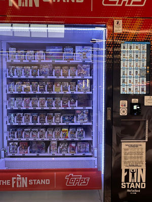 Machines à vendre en libre-service de grande capacité d'écran tactile de 21,5 pouces et de 6 étages * 10 fentes de capacité pour le cas du client