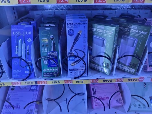 7 étages* 12 machines à sous Autoservices Augmenter les ventes avec des fonctionnalités et des recommandations de vente Android 11